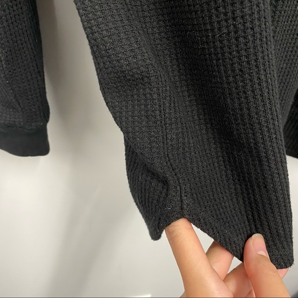 UNIQLO LONG BLACK SLEEVE SWEATER/ PULL OVER - Picture 7 of 7